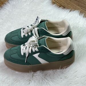 No Boundaries Cream and Green Casual Shoes